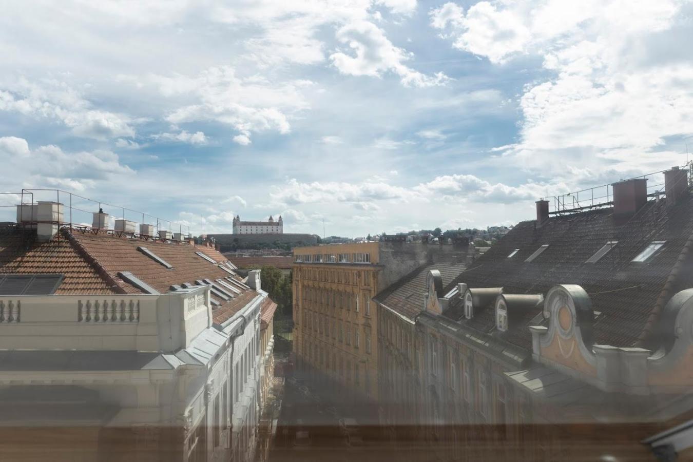 Queen Flat In Old Town With Castle View Pozsony Kültér fotó